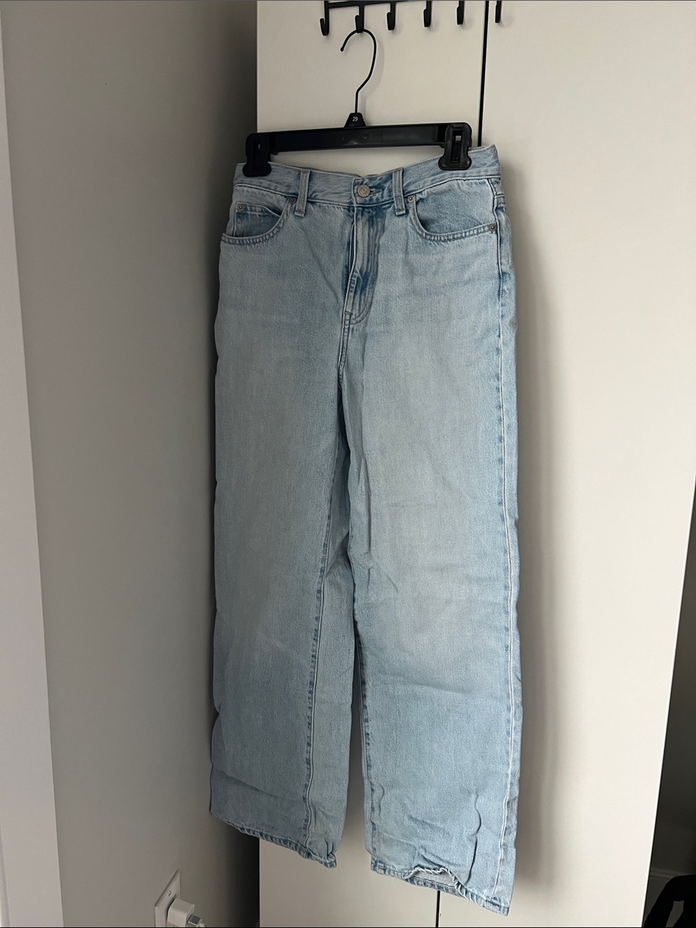 Uniqlo Light Wash Women's Straight-Leg Jeans